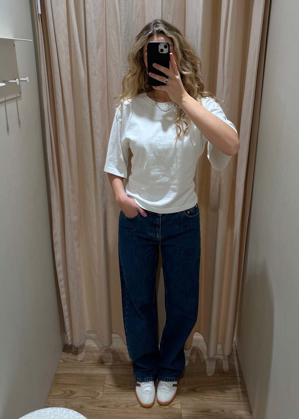 Asha Boxy Tee - White-T-shirts-Neo Noir-Butler Loftet