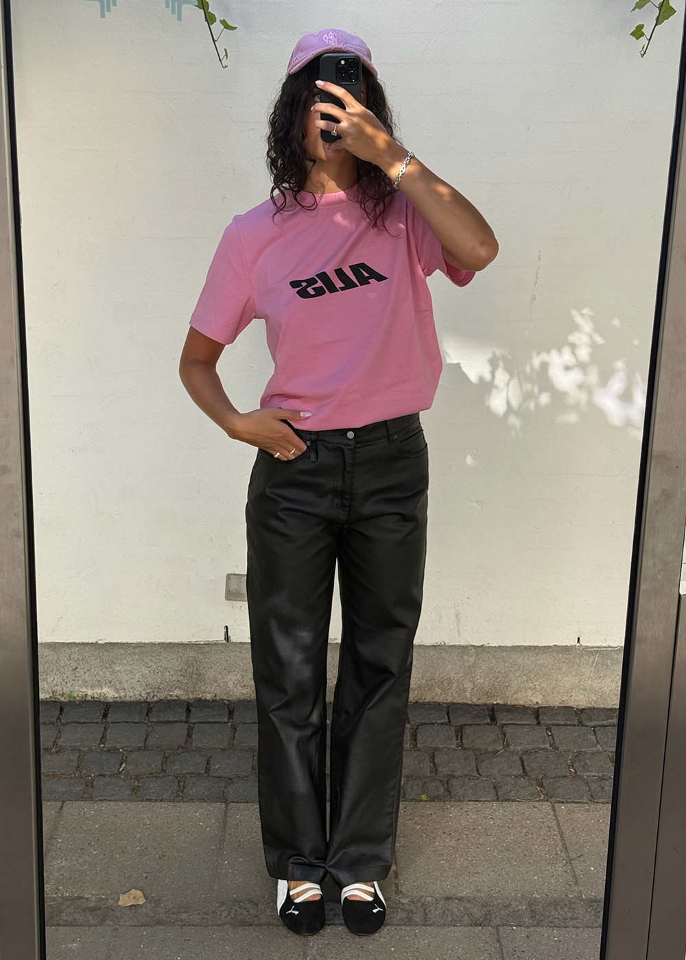 BAM WIDE FIT JEANS - Glossy Black-Jeans-ALIS-Butler Loftet