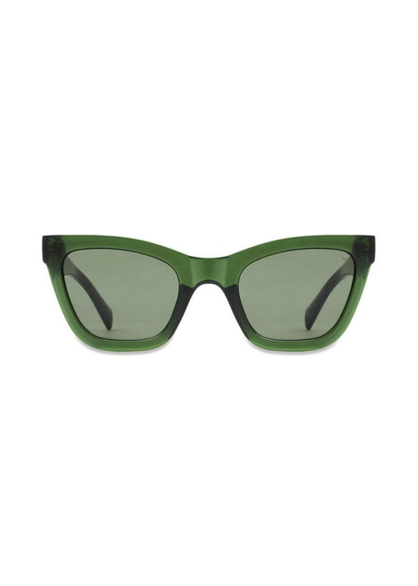 A. Kjærbedes Big Kanye - Dark Green Transparent. Køb solbriller her.