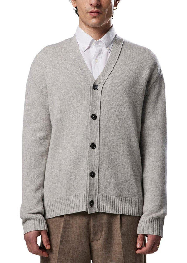Nn. 07s Bjorn 6333 - Pale Grey. Køb strik her.