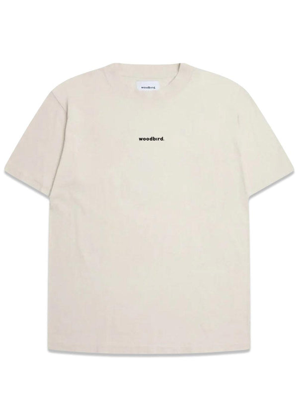 Woodbirds Bose Mock Tee - Light Sand. Køb t-shirts her.