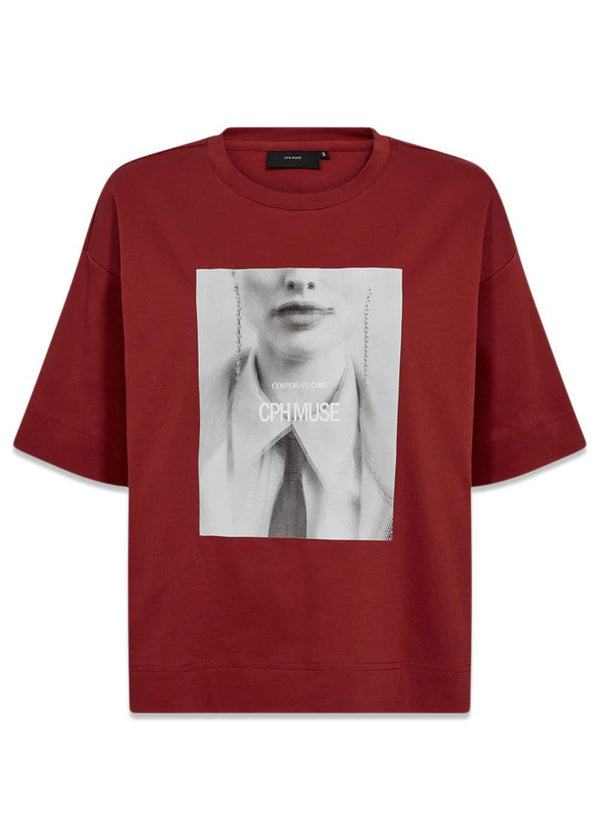 CMMUSE TEE - Red Pear-T-shirts-Copenhagen Muse-Butler Loftet