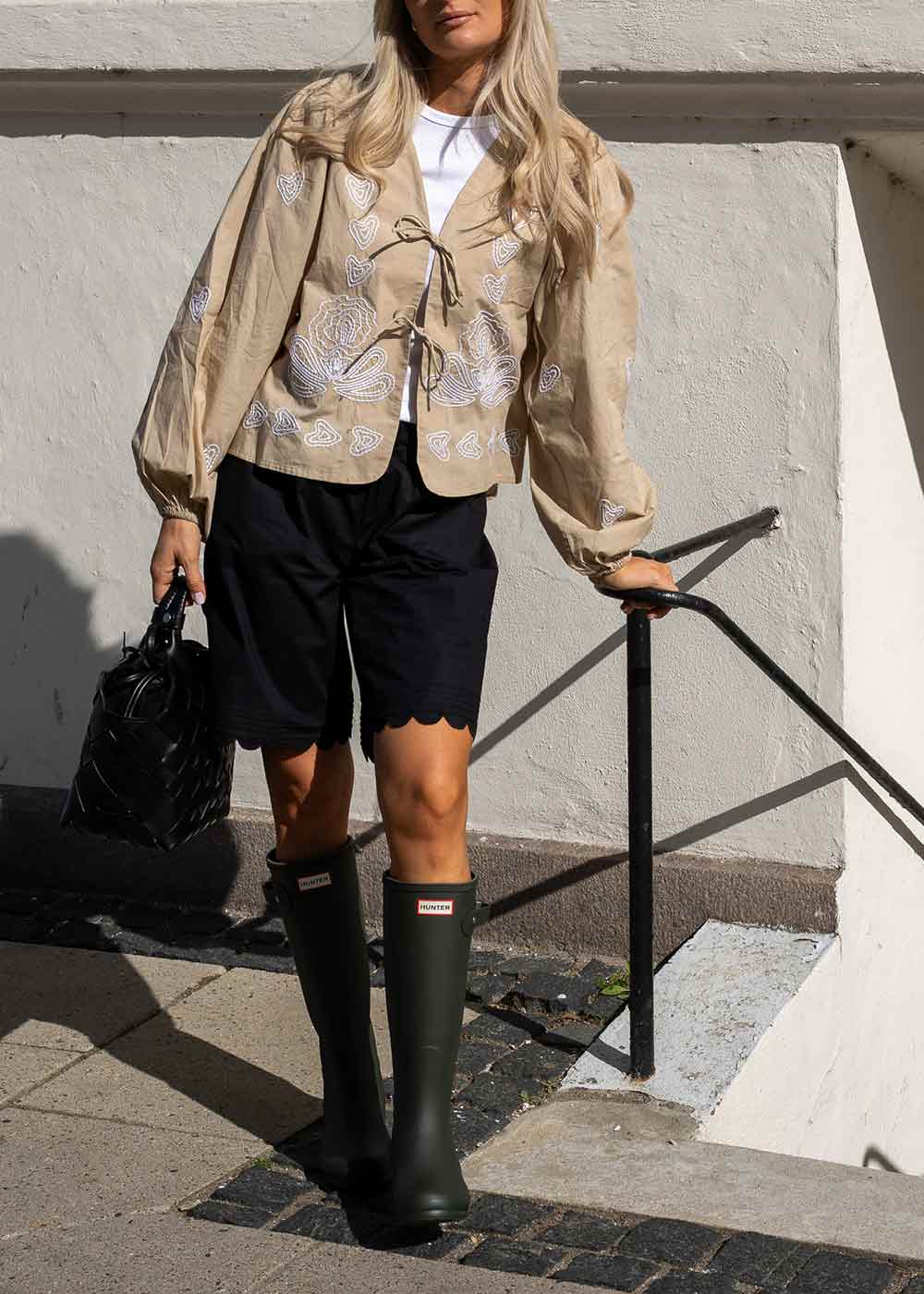 Cyprus Shorts - Black-Shorts-The Garment-Butler Loftet