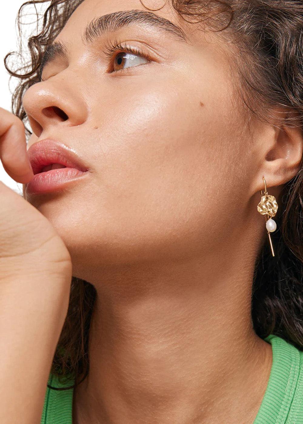 Earring, Kai Pearl - Pearls-Jewellery-ENAMEL Copenhagen-Butler Loftet