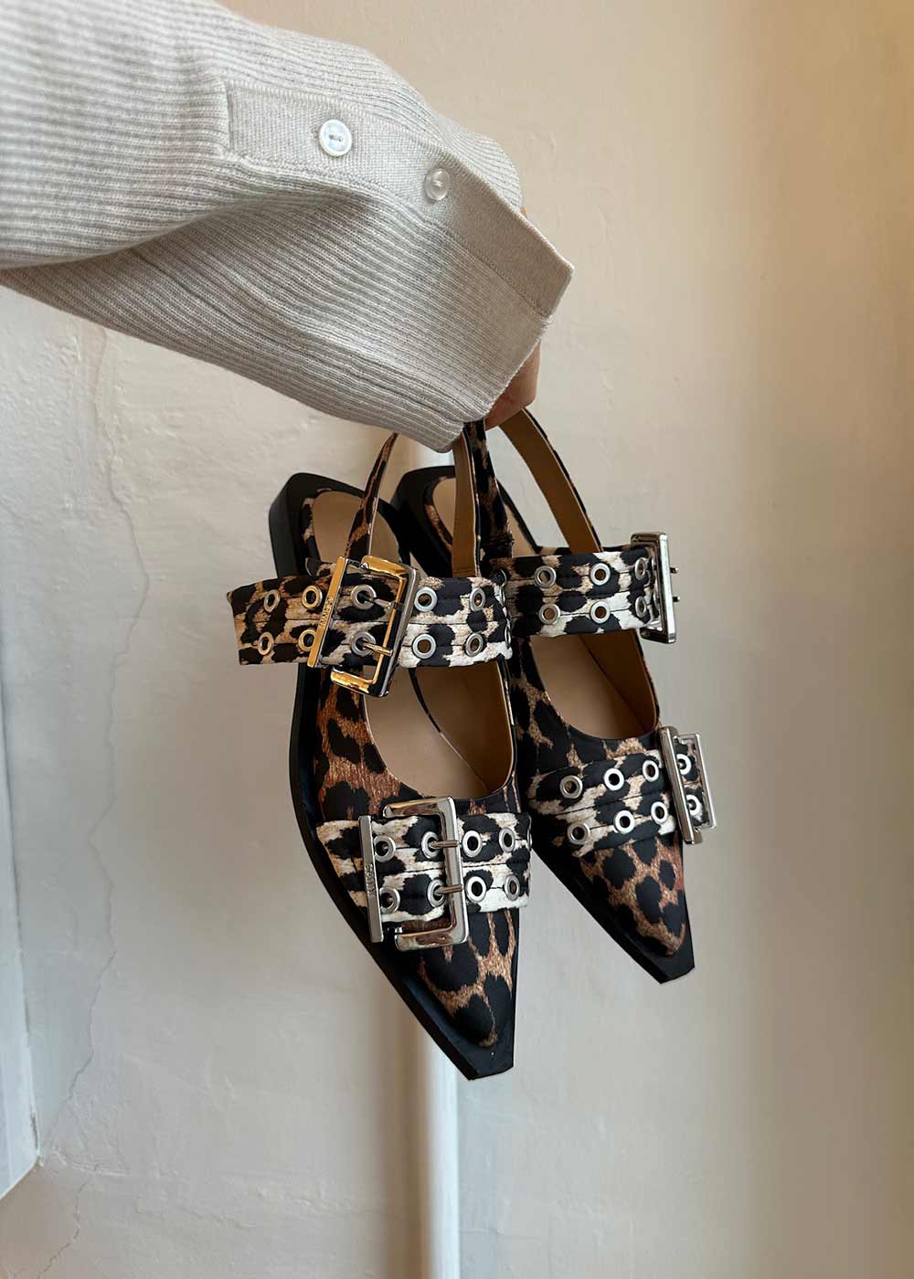 Feminine Buckle Ballerina Satin Print - Leopard-Shoes-Ganni-Butler Loftet