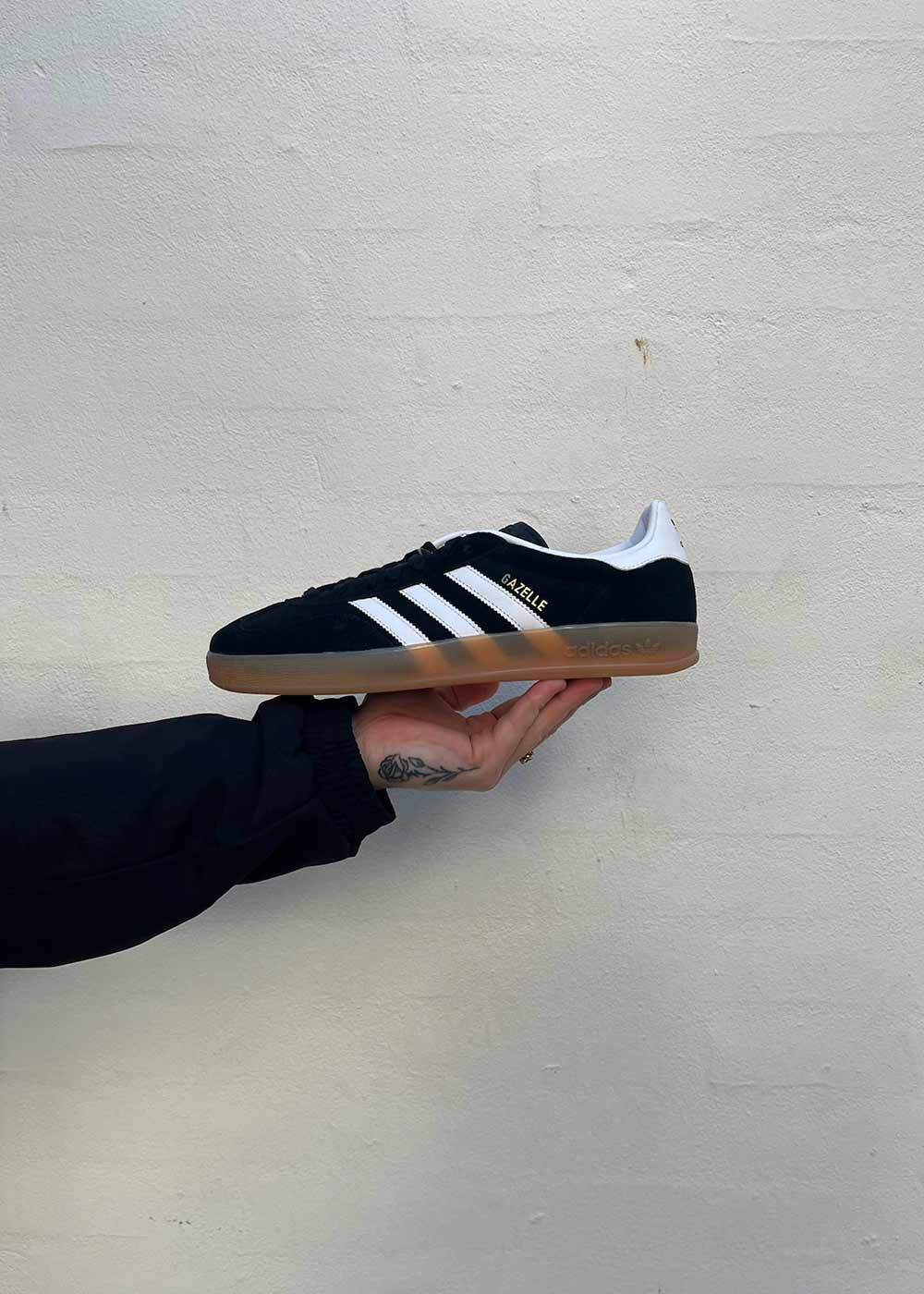 GAZELLE INDOOR - Core Black / Cloud White / Gum-Shoes-Adidas Originals-Butler Loftet