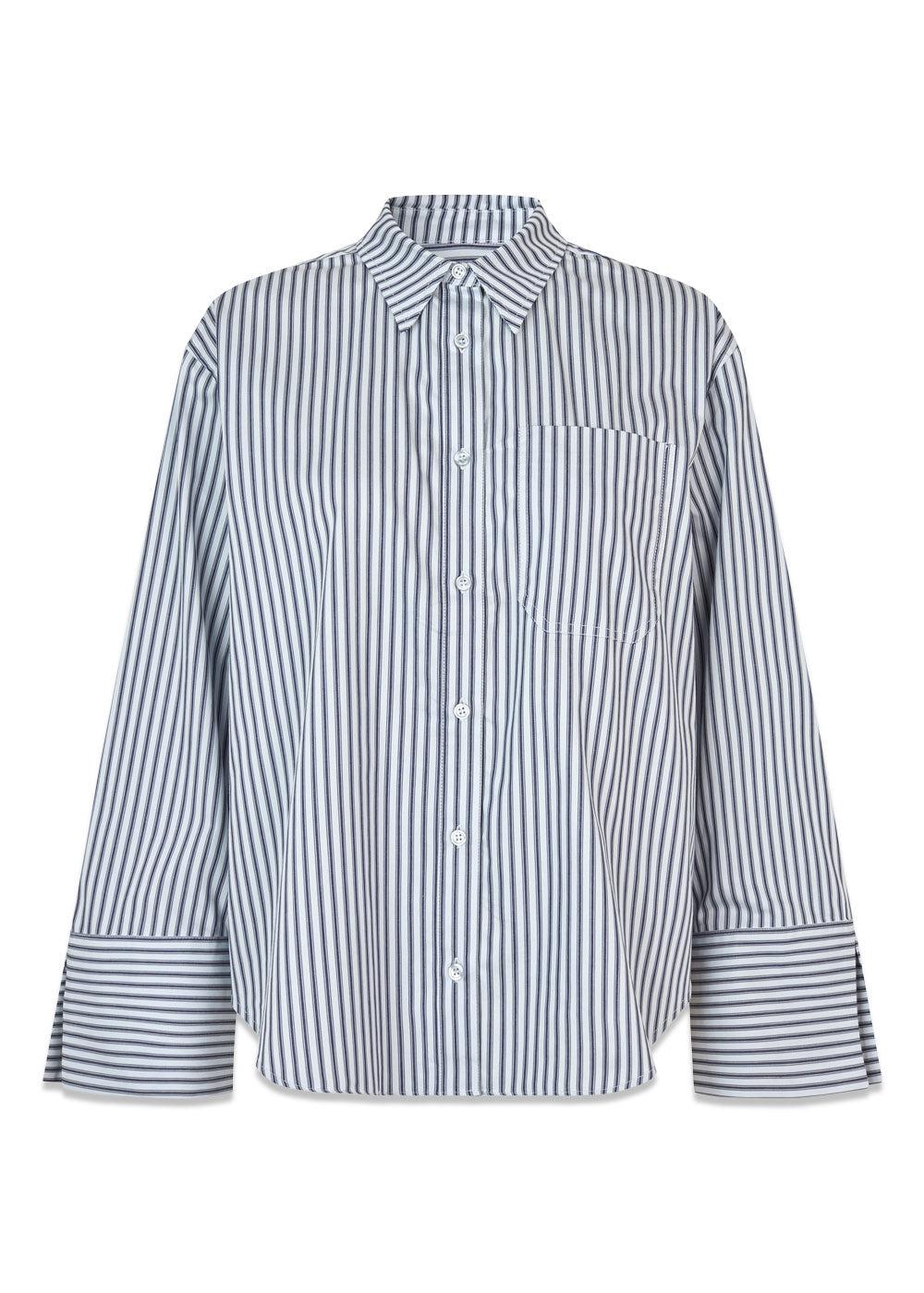 LaineyMD shirt - Delicate Blue Stripe