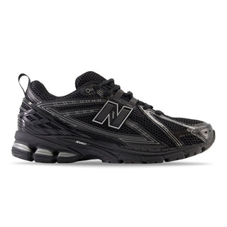 New Balances M1906RCH - Black. Køb sneakers her.