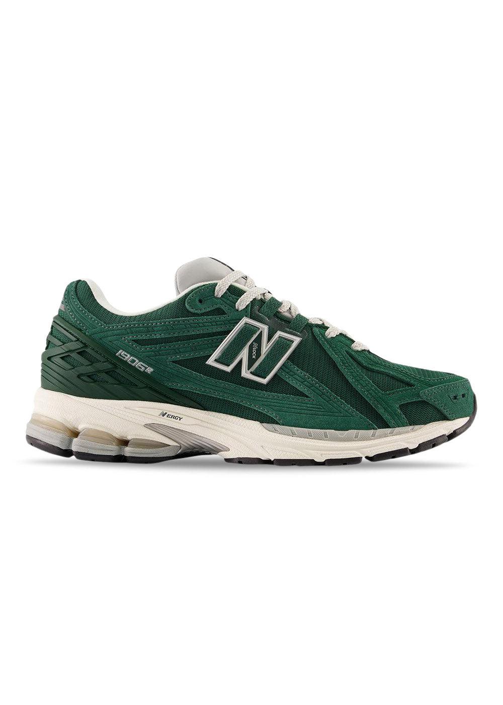 New Balances M1906RX - Nightwatch Green - Sneakers. Køb sneakers her.