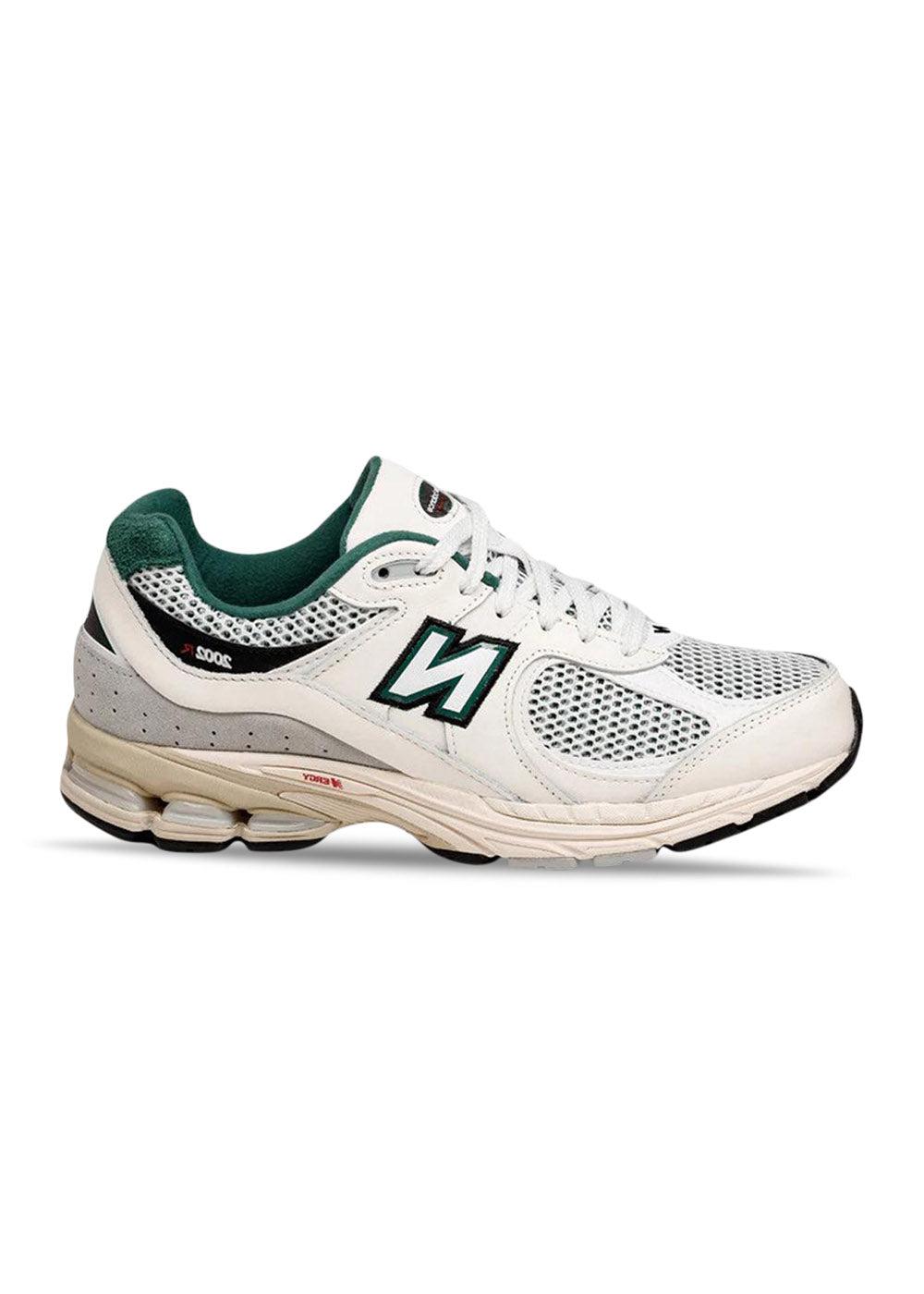 New Balances M2002RVD - Sea Salt - Sneakers. Køb sneakers her.