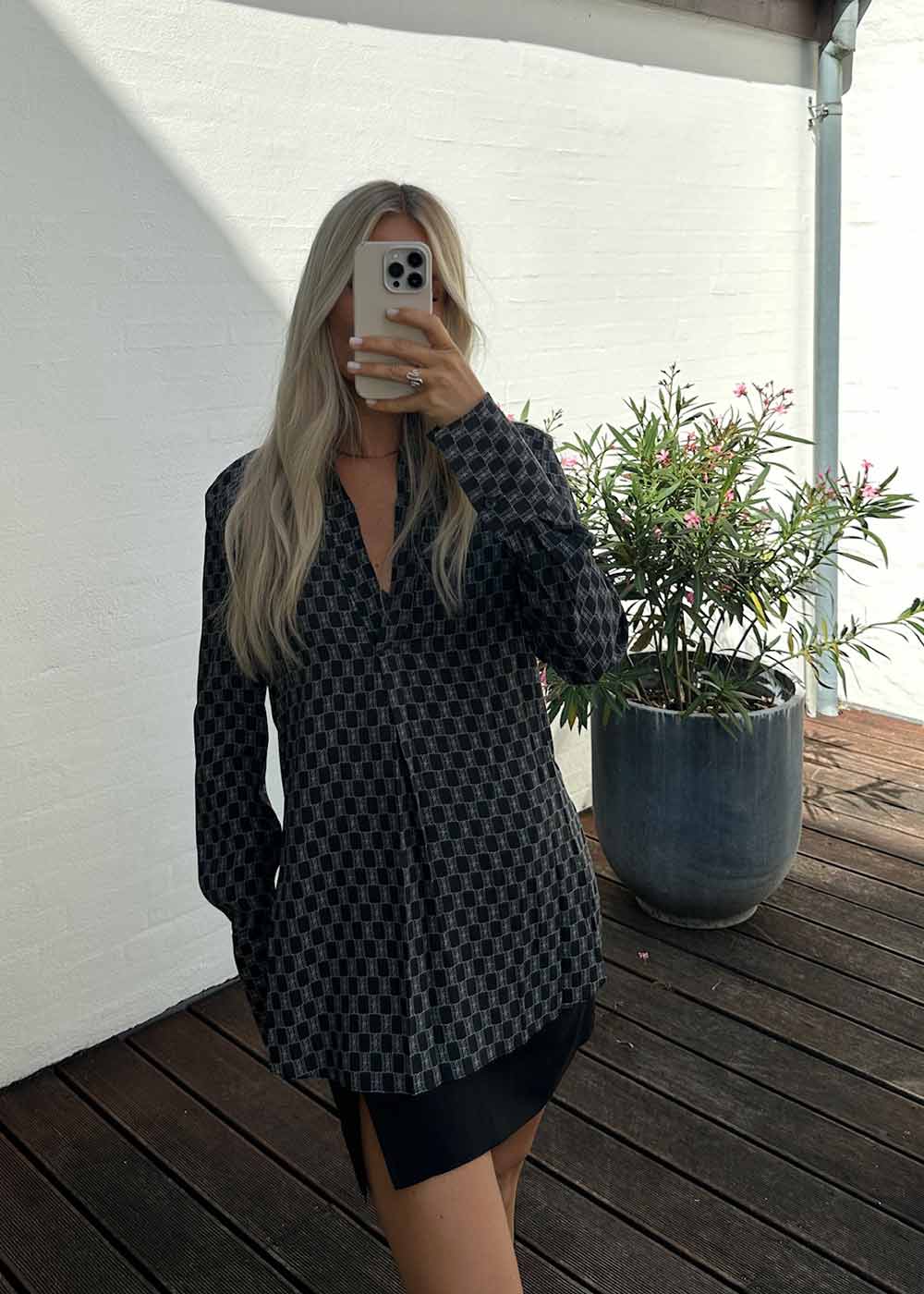 MABILLON - Mono Lined 050-Shirts-By Malene Birger-Butler Loftet