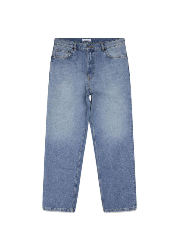 Woodbirds Rami Store Jeans - Authentic Blue. Køb jeans her.