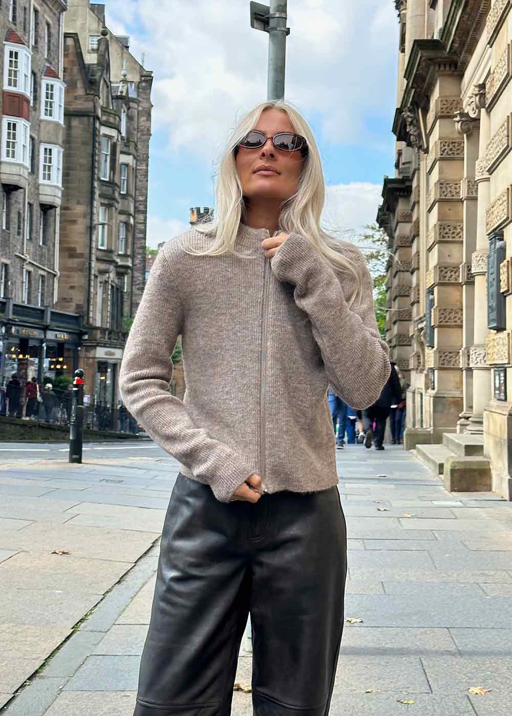 TreeMD cardigan - Beige Melange-Knitwear-Modström-Butler Loftet