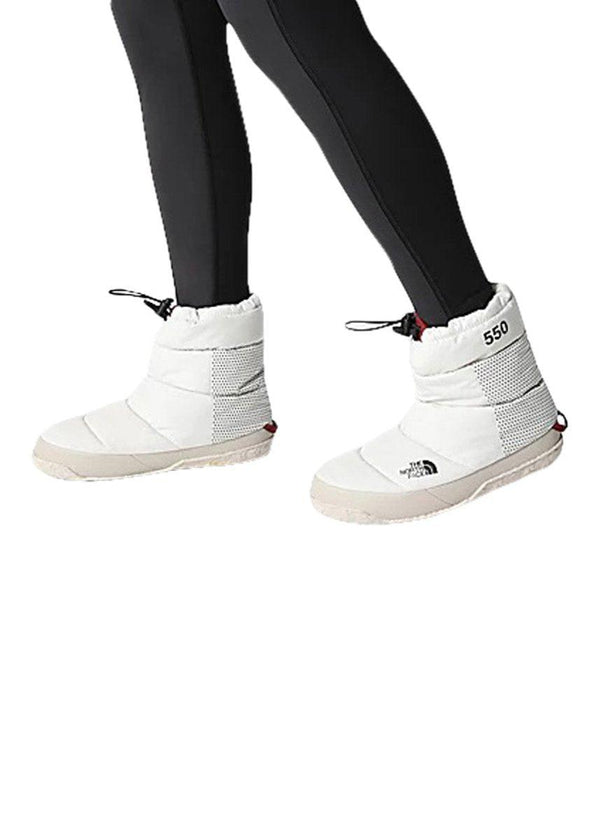 The North Faces W NUPTSE APRS BOOTIE - Gardenia White/Silver Grey. Køb støvler her.