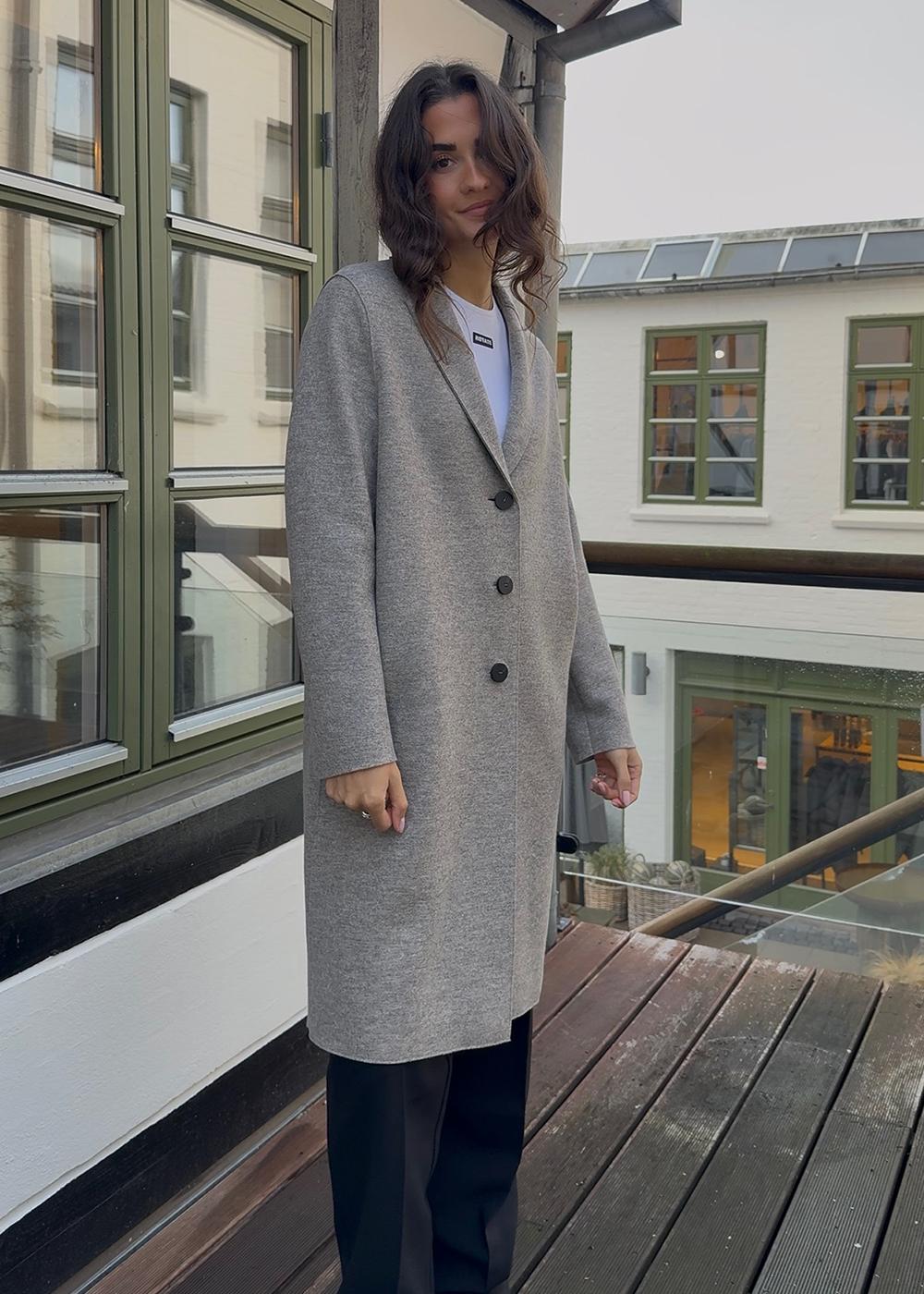 WOMEN OVERCOAT PRESSED WOOL - Natural Casha-Outerwear-Harris Wharf London-Butler Loftet