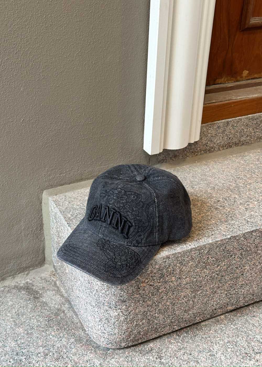 Butler Cap Washed Embroidery Denim Cap - Black Washed – Butler Loftet NO